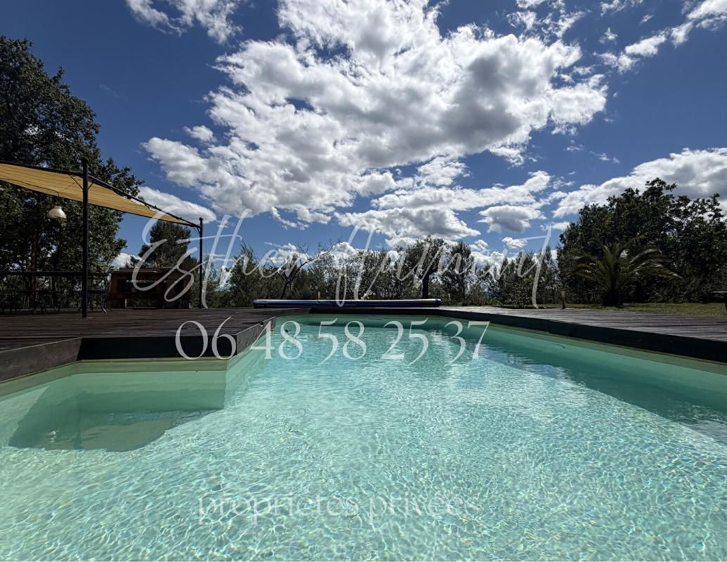 Maison de caractère piscine, dépendance et vue dégagée 170 M2 sur 3500 m2 terrain