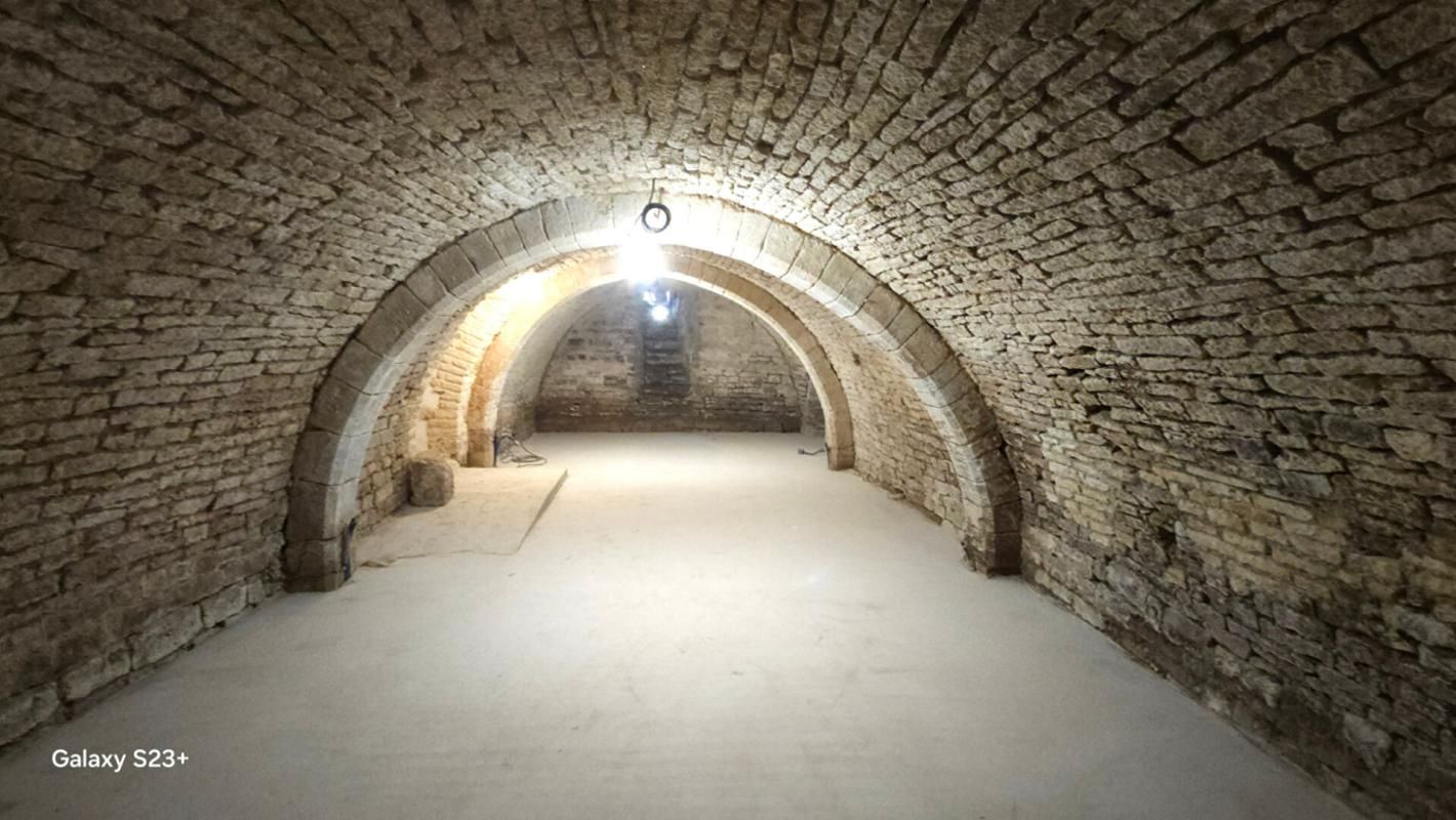 Caves Voutées