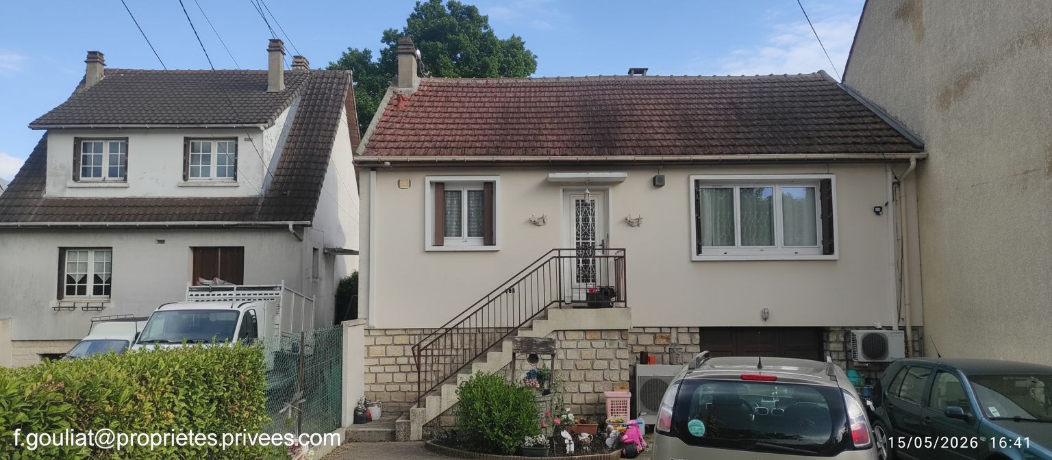 Montfermeil 93370 .Pavillon avec jardin arboré, stationnement multiple, sous-sol total 60 m²;;