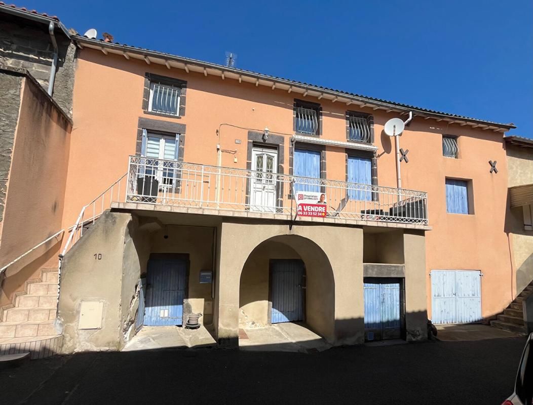Maison familiale pleine de charme - 146 m² - Saulzet Le Chaud