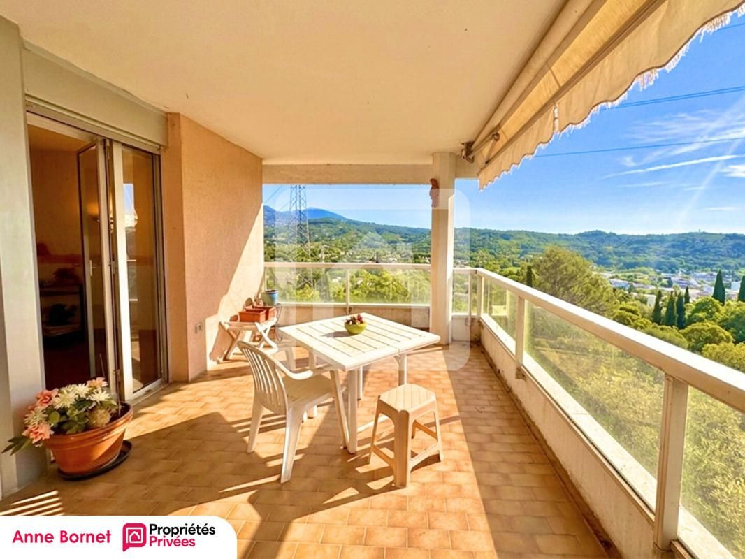 Appartement 4 pièces 106 m2, terrasse, balcon, garage fermé, cave