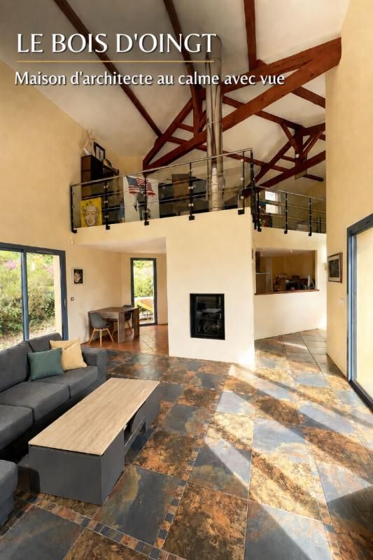 LE BOIS D'OINGT. Villa d'architecte 6 pièces 175 m2 sur terrain de 1214m2