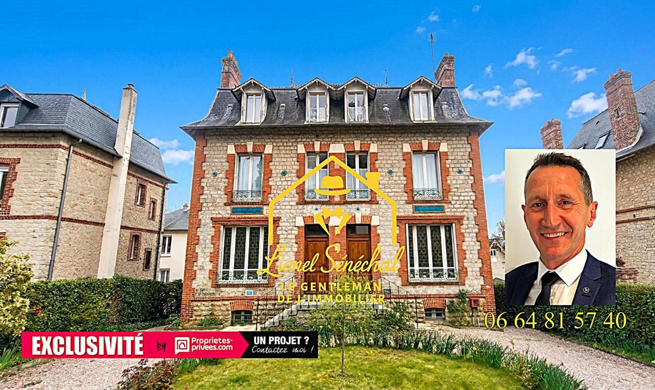 Immeuble / Demeure de prestige en pierre de taille avec ses vitraux avec 12 studios pour une superficie de 300 m2 habitables en plein coeur du centre ville de Bagnoles de l' Orne