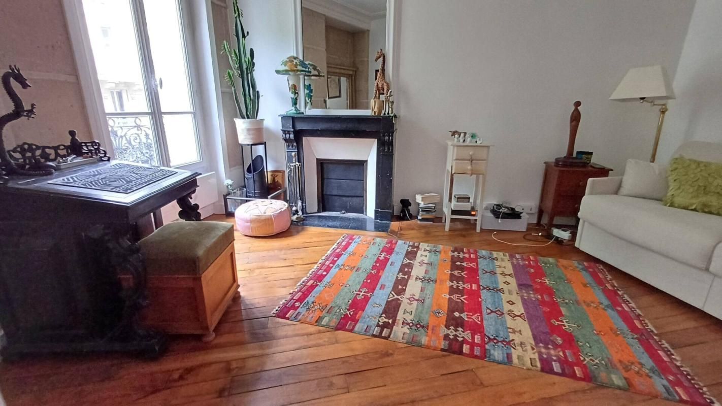 APPARTEMENT T3 - PARIS 10ème
