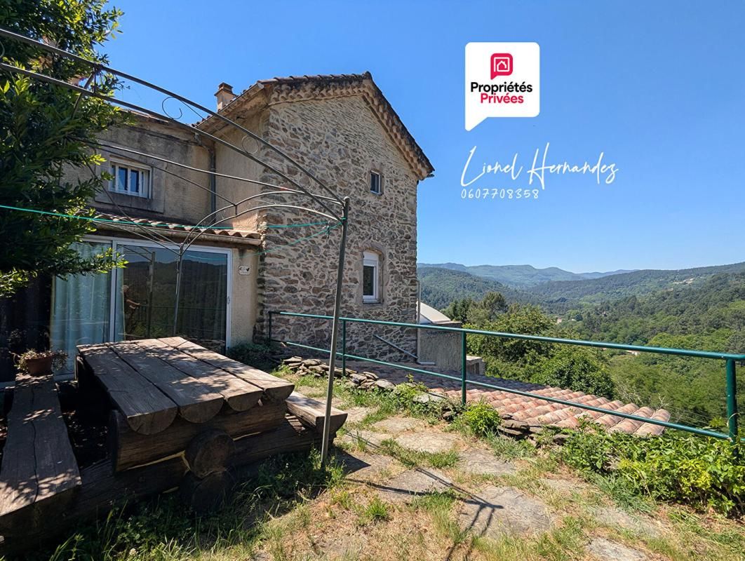 Mas cévenol avec piscine et terrain d'environ 1 hectare - Vue panoramique sur les Cévennes
