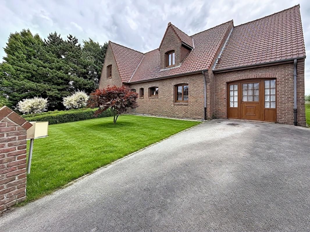 Maison Eecke 7 pièce(s) 186 m2