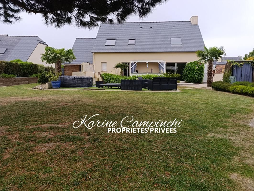 Maison familiale récente avec jardin clos, garage et plage à 10 minutes à pied