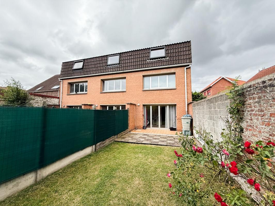 Immeuble 3 lots, 310M²,3 maisons