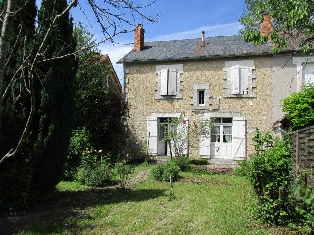 24290 MONTIGNAC : MAISON EN PIERRE