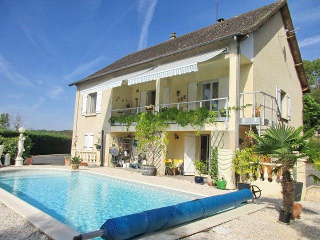 19520 MANSAC : MAISON AVEC PISCINE/ PARC