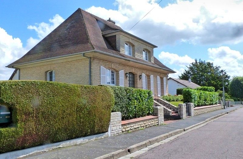 Maison de standing, 5 chambres, sous-sol total