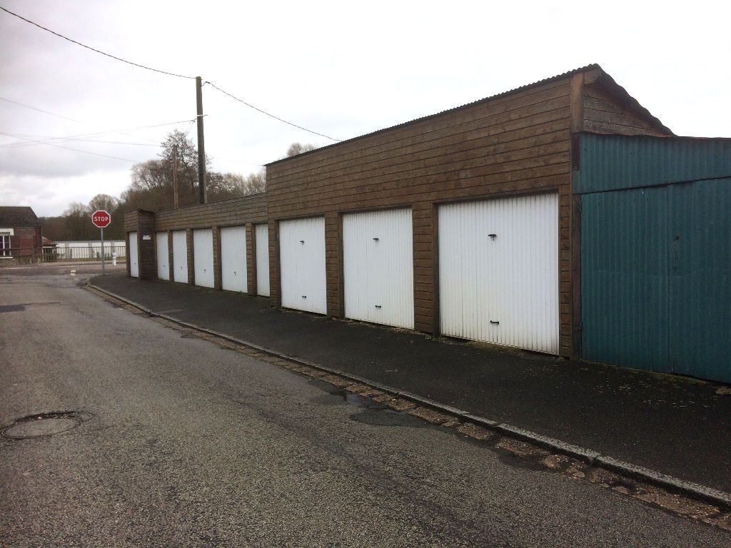 Lot de  9 Garages, centre ville