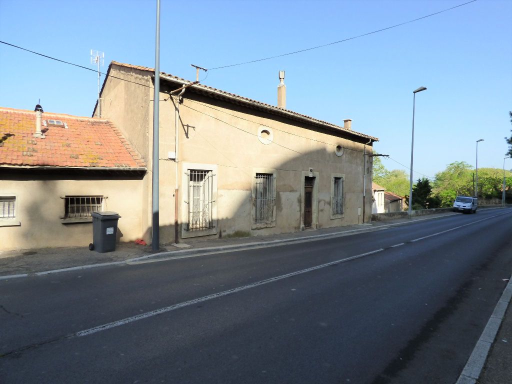 Maison 100 m2 avec garage de 90 m² à réhabiliter