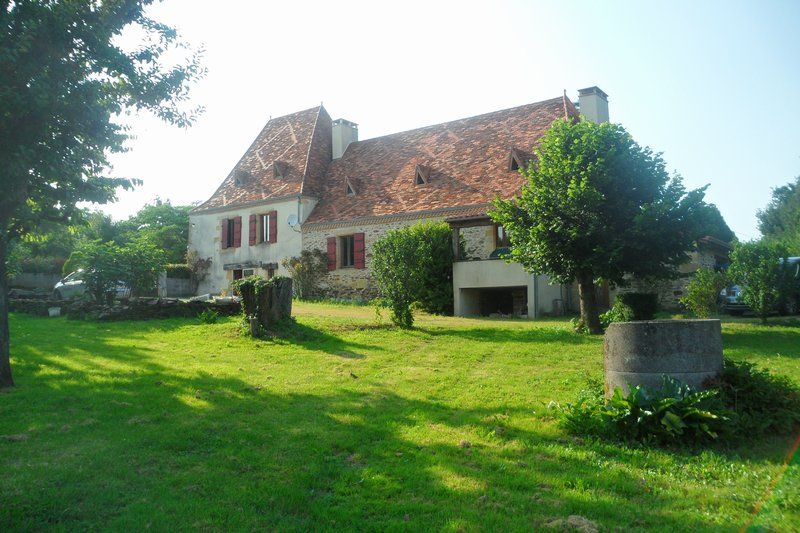 Maison de caractère sur 2 hectares avec étang