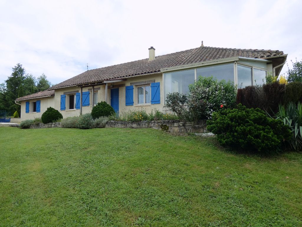 Maison de plain-pied / 3 chambres / terrain 1348m²