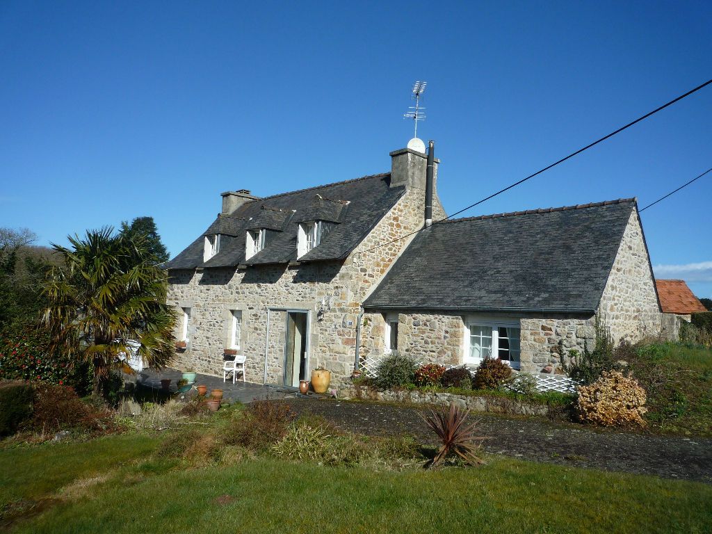 Corps de ferme , hangar et dépendances