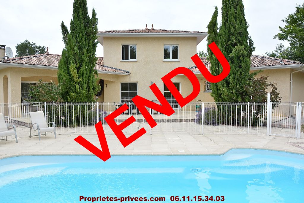 Villa T6 sur 3136 m² avec piscine proche Mimizan