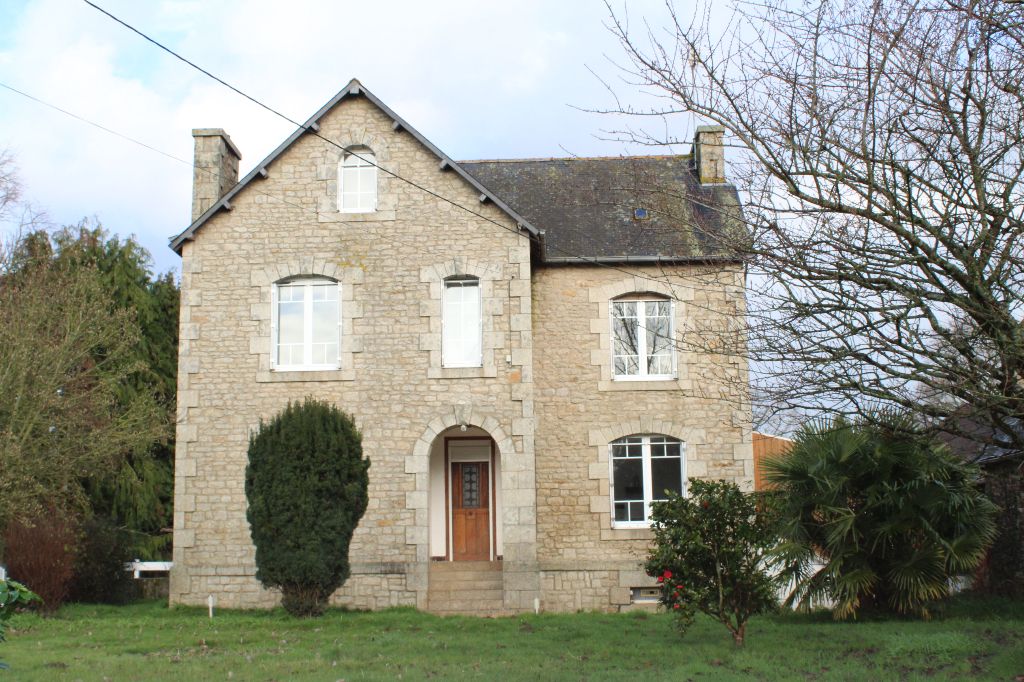 Maison bourgeoise en pierre pleine de charme