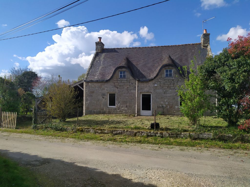 Maison  de charme en pierre avec jardin