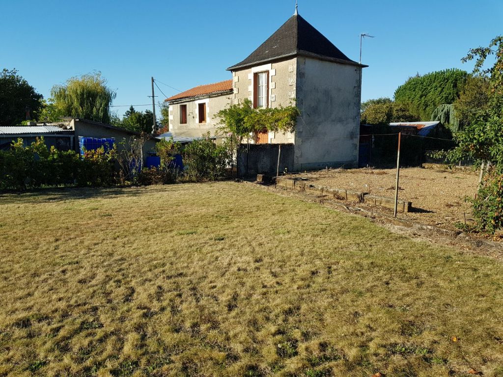 Maison VOUNEUIL SOUS BIARD 136500