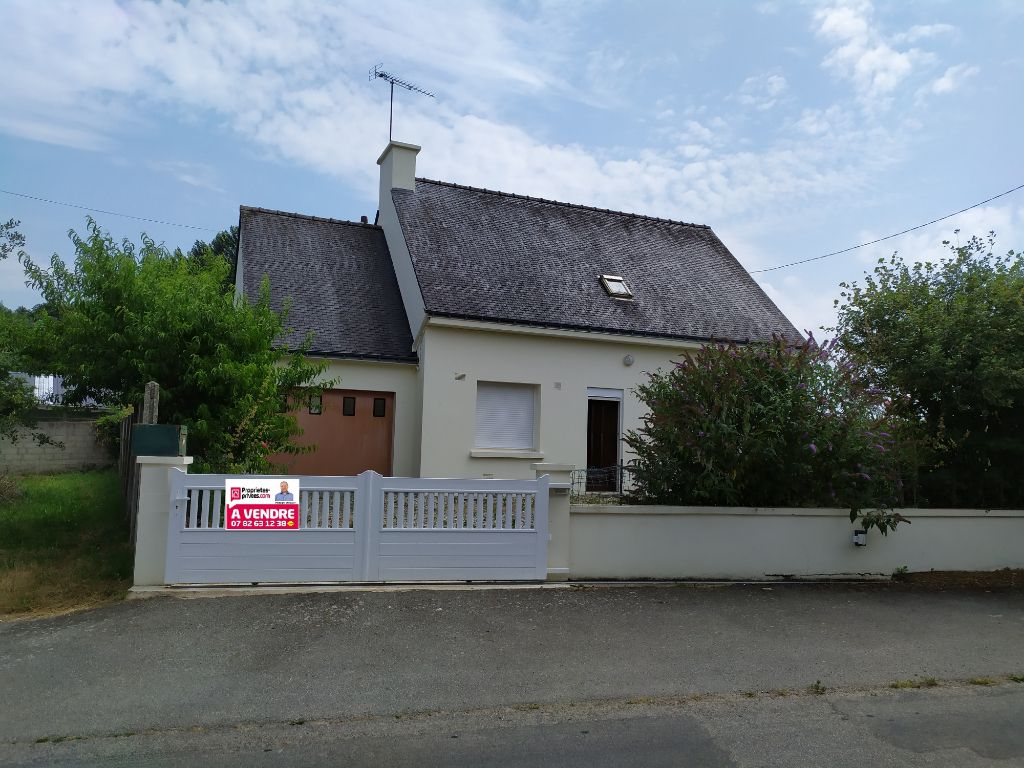 Maison plain pied Locmalo, avec garage et jardin au calme