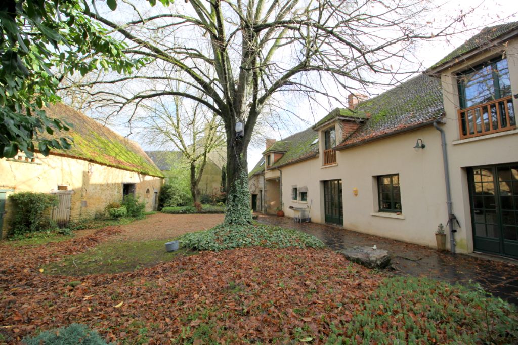 Maison - BEAUMONT SUR SARTHE - 8 pièces - 4 chambres - 180 m²