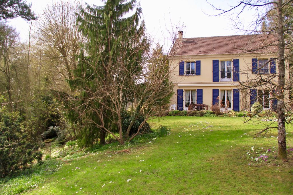 Maison avec 5 chambres dans un écrin de verdure