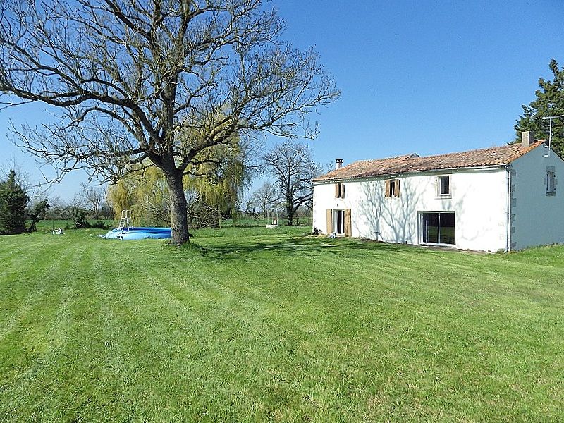 Maison du marais sur 1,3 hectares