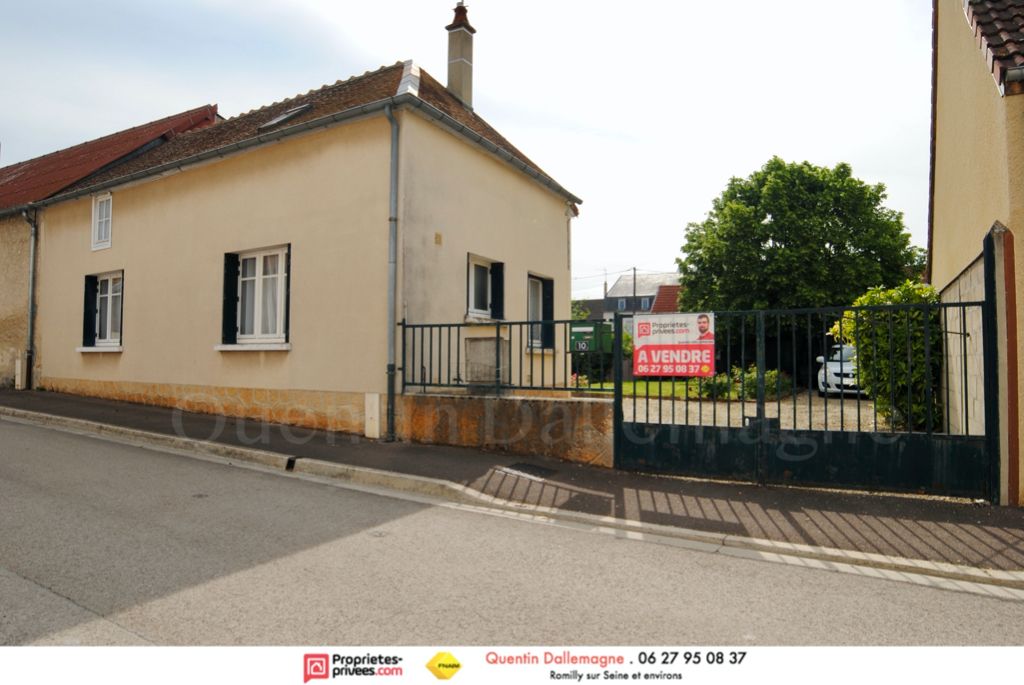 Jolie maison de village en plein centre de Méry sur Seine sur 400 m2 de terrain