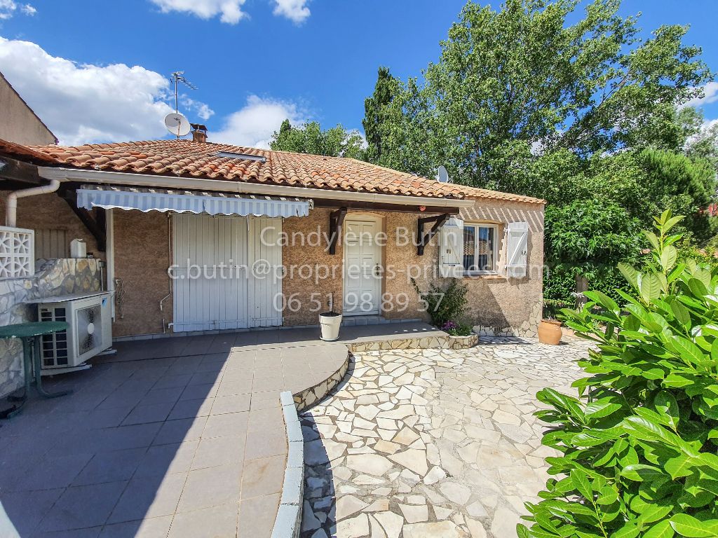 villa de 97m² sur 385m² de terrain avec garage et piscine