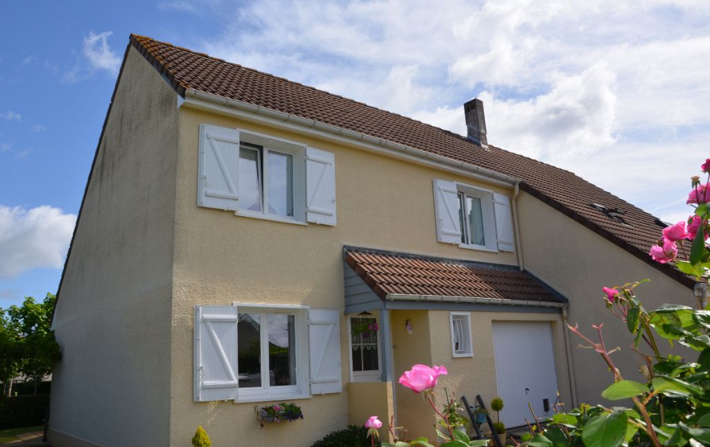 Maison  5 pièce(s) 90 m2, beau jardin clos, proche Bellême