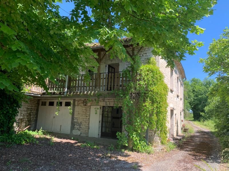 Maison St Pantaléon 3 chambres avec petite dépendance sur 2500 m2