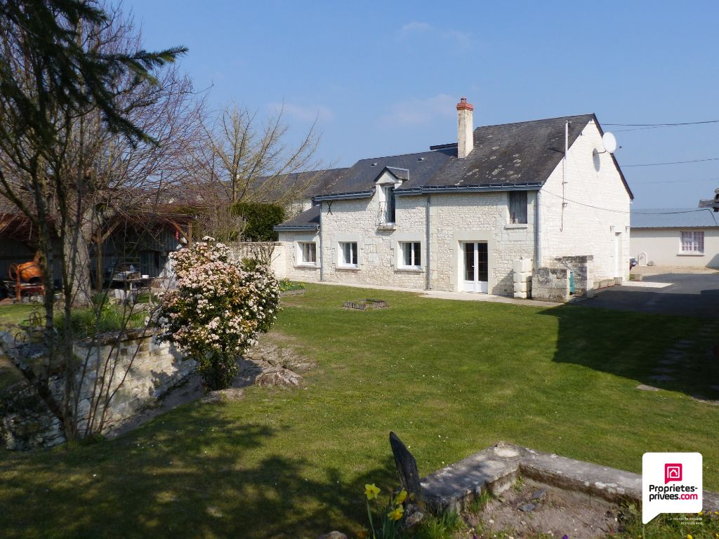 Maison ancienne Proche Chinon 4 pièce(s) 103 m2, dépendances et Jardin de 3400m²