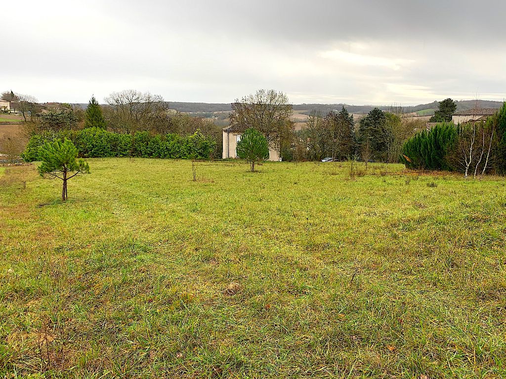 MONTCUQ Terrain à bâtir 5000 m2