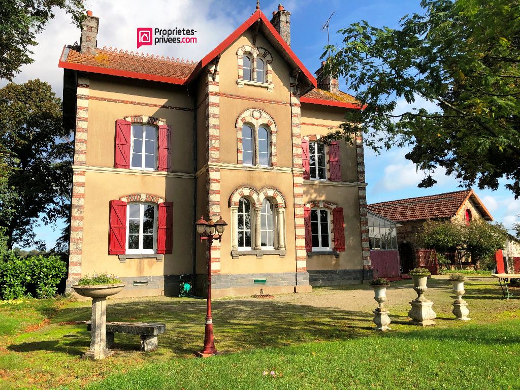 Villa de 180 m2, Campagne de Châteaubriant, 9 pièce(s)