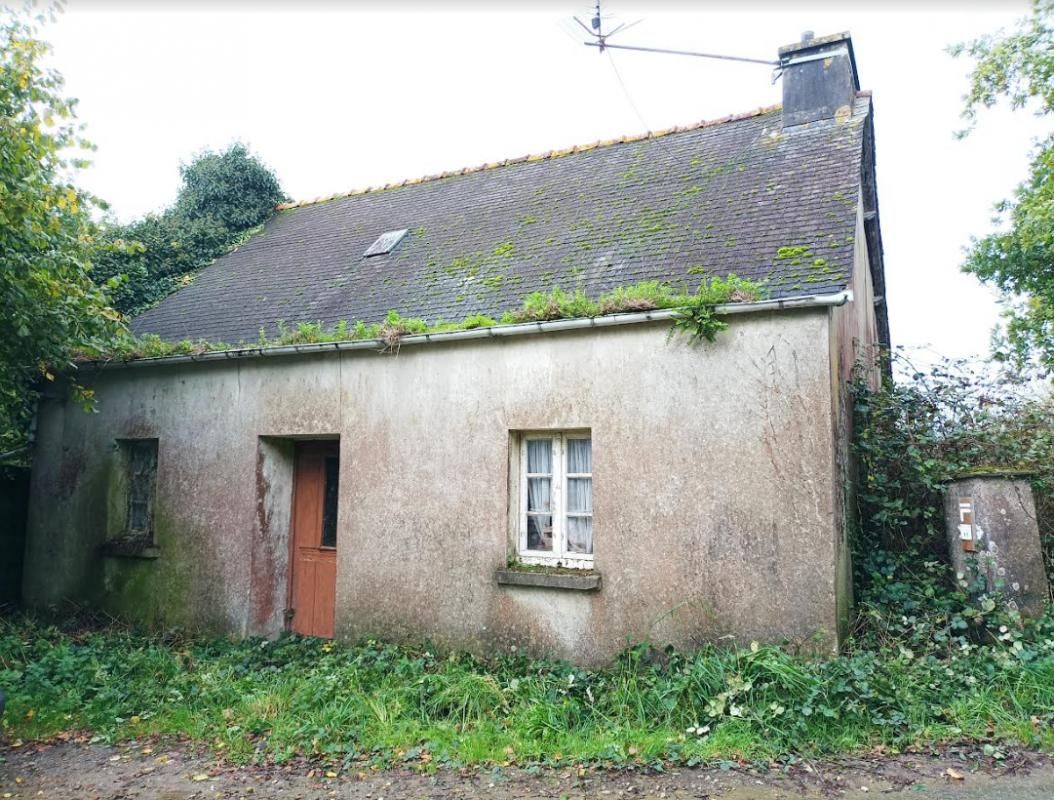 29520 Châteauneuf du Faou maison à restaurer entièrement