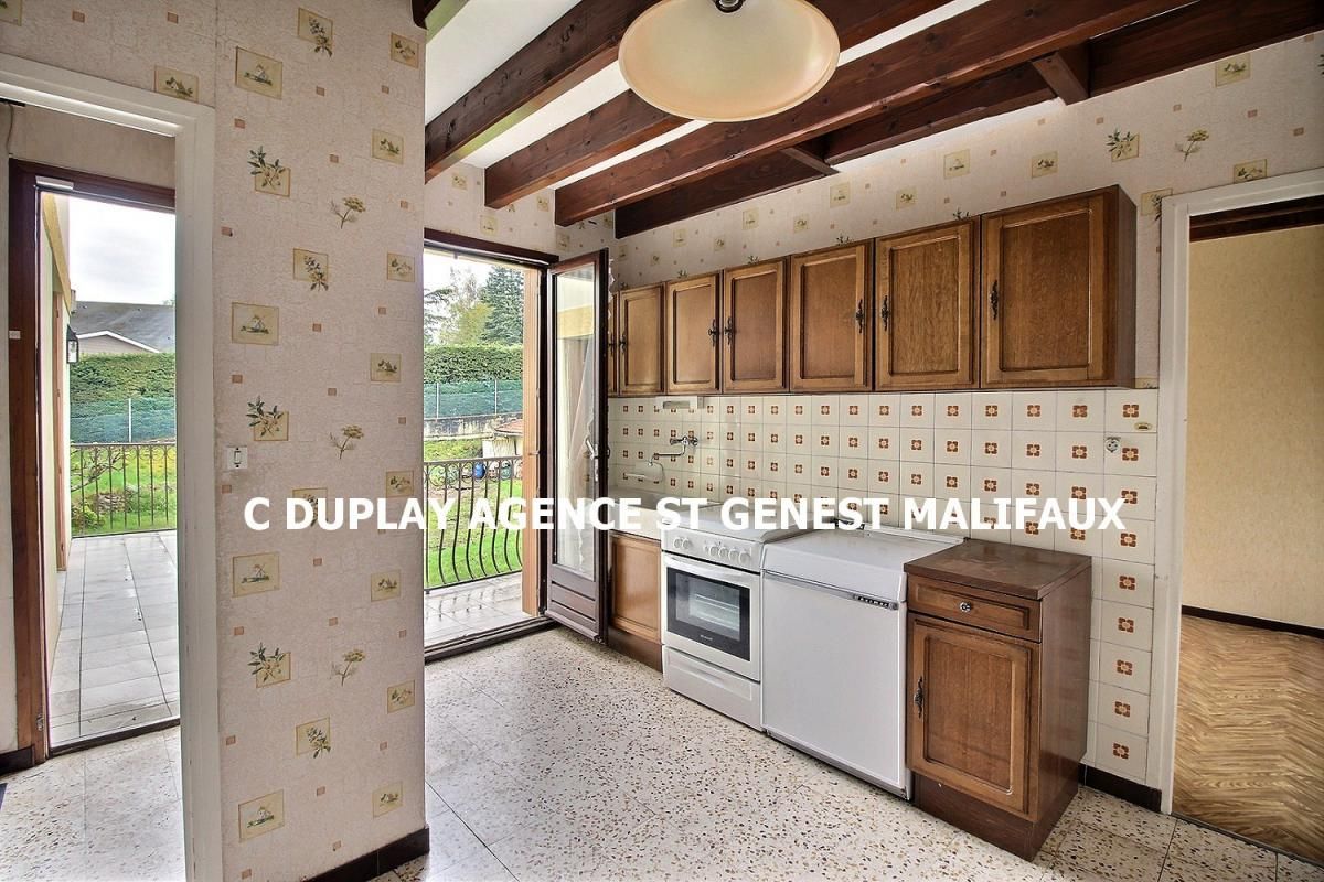 SAINT-ROMAIN-LES-ATHEUX *** EXCLUSIVITE*** Saint Romain les Atheux 42660 maison 90m² habitables 3 chambres 2 garages cave sur 635m² de terrain 4