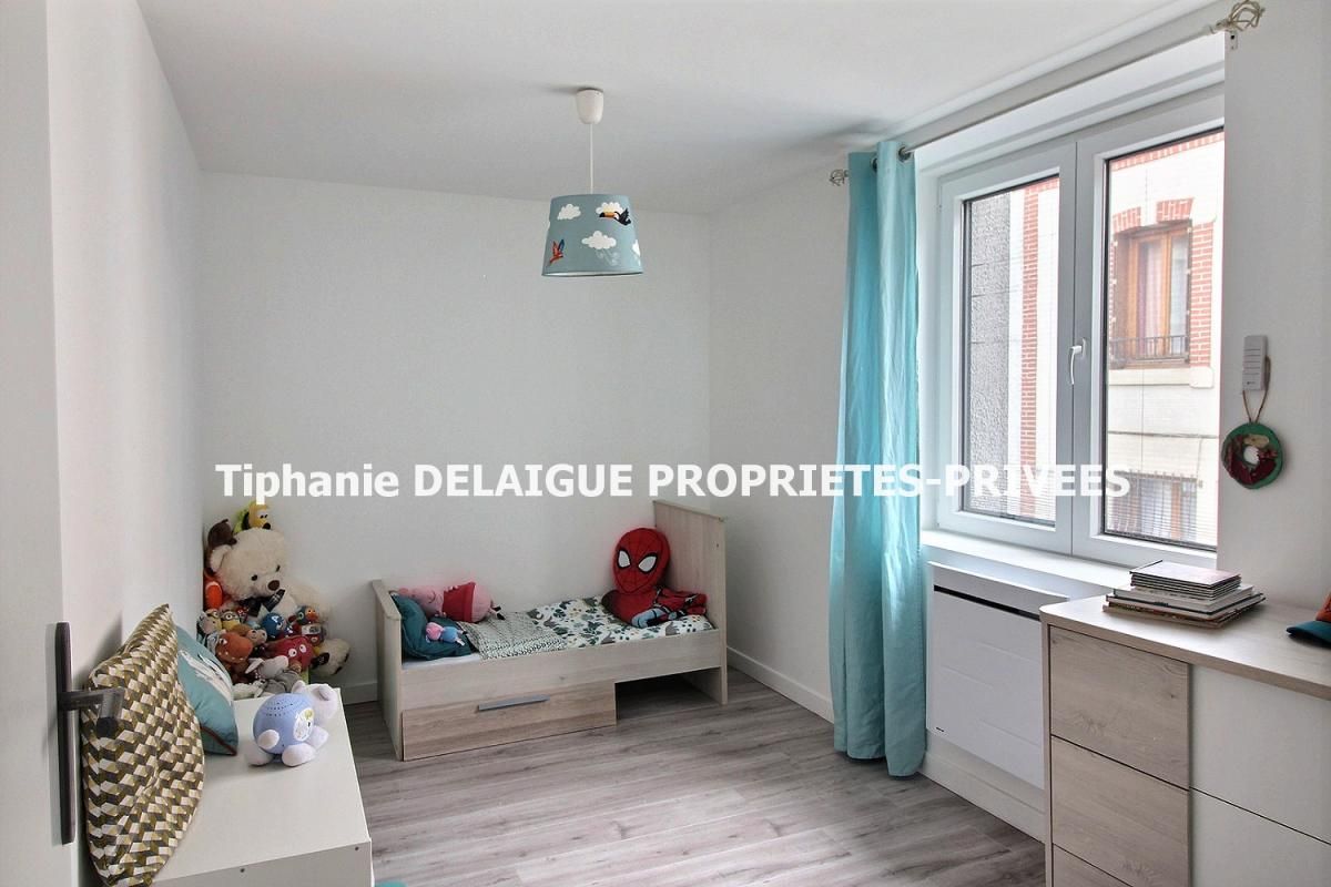 SAINT-ETIENNE SAINT ETIENNE SECTEUR TERRENOIRE IDEAL INVESTISSEUR Immeuble sur deux niveaux plus combles en mono propriété entièrement rénové en 2023 un duplex 4 chambres 2 garages vacant 3 T2 loués 3