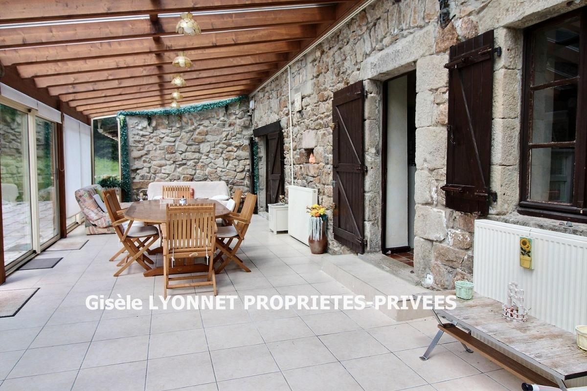 SAINT-JULIEN-MOLHESABATE St Julien Molhesabate 43220 Maison pierre 220 m² habitables 4 chambres sur 6000m² de terrain plat 3