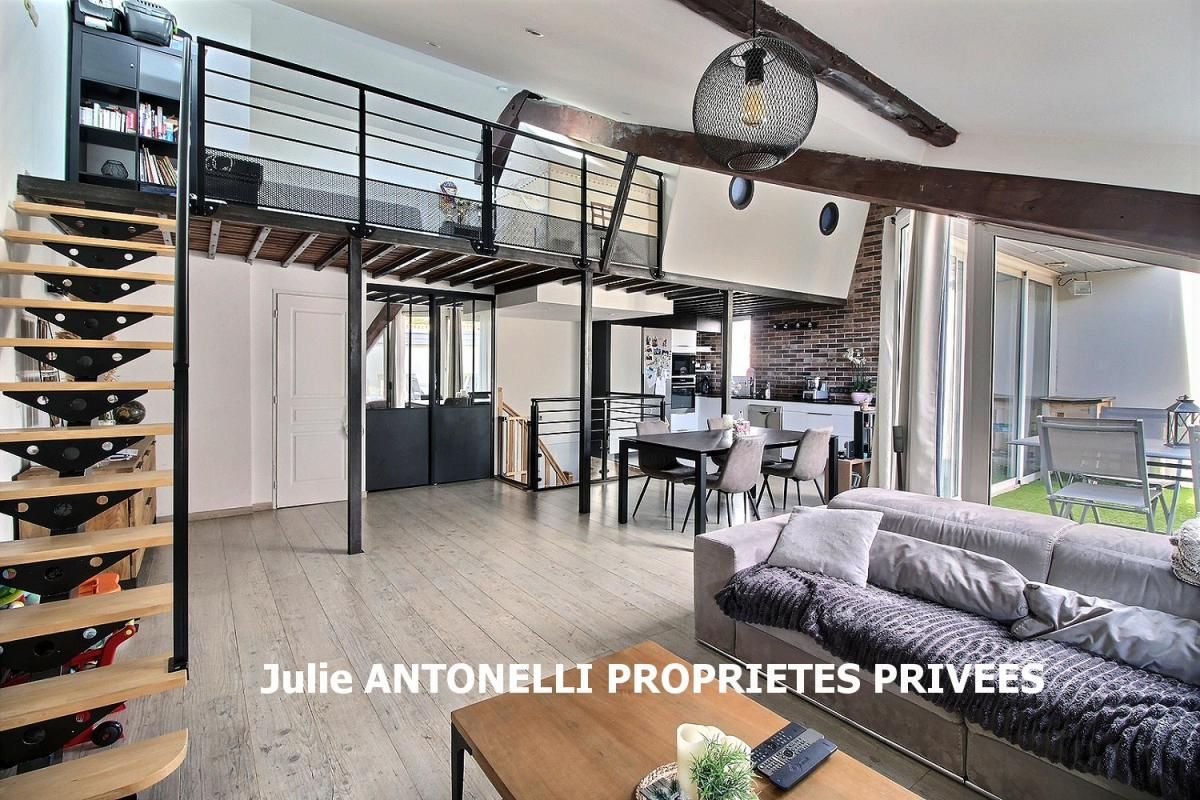 SAINT-JUST-MALMONT magnifique appartement en DUPLEX 118m² " chambres avec TERRASSE TROPEZIENNE entièrement rénové 1