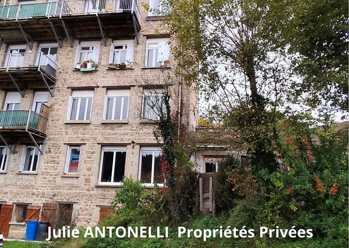 La SEAUVE SUR SEMENE (43140) Immeuble 543m² SEPT APPARTEMENTS SEPT Places de stationnement grenier, caves en sous-sol