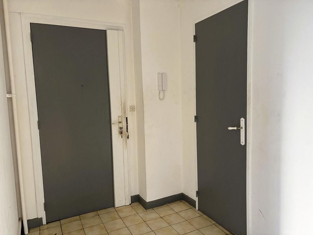 St ETIENNE Sud proche place Bellevue F3 59m² 2 chambres