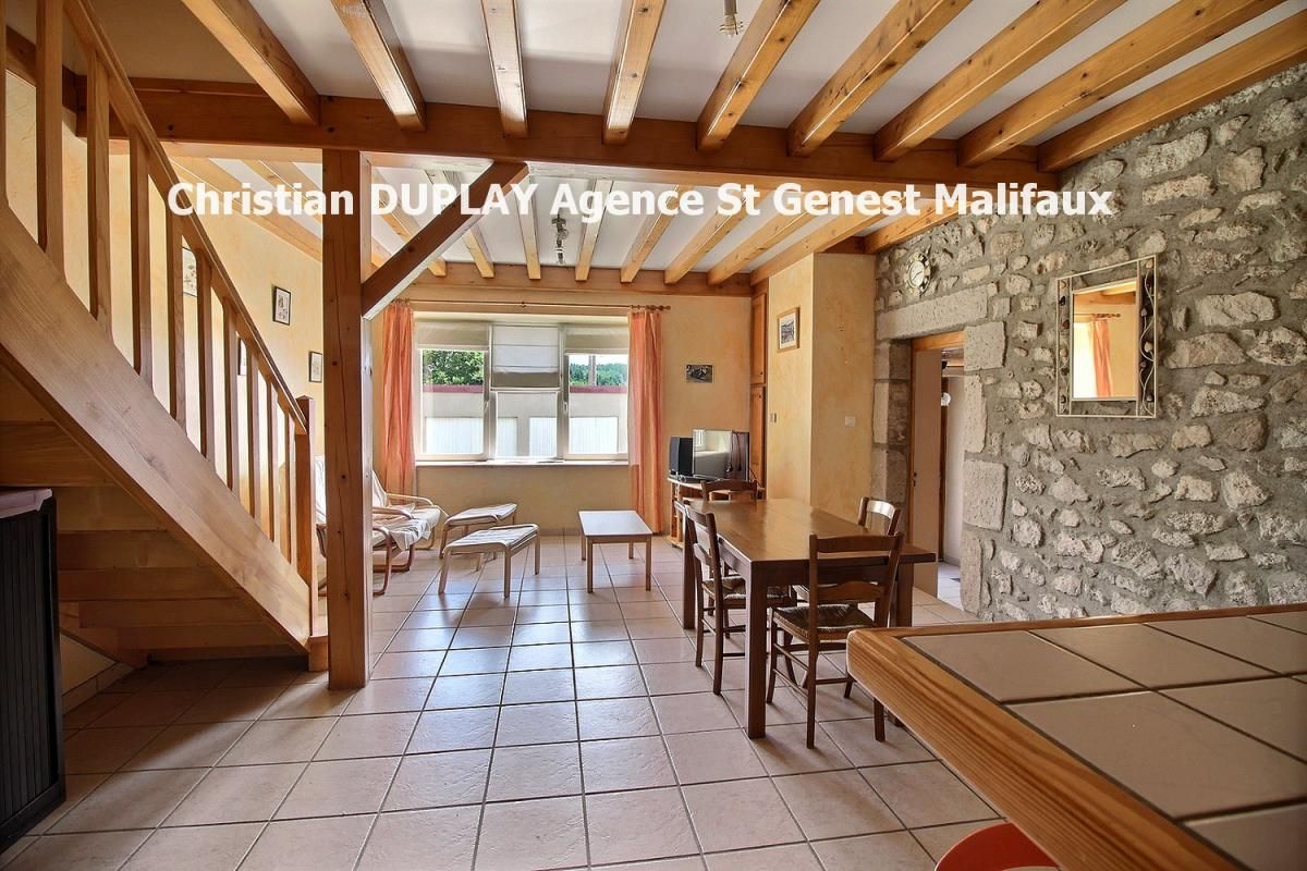 SAINT-ROMAIN-LACHALM Saint Romain Lachalm 43620 Maison pierre 159m² habitables 4 chambres garages cave sur 500m² de terrain 2