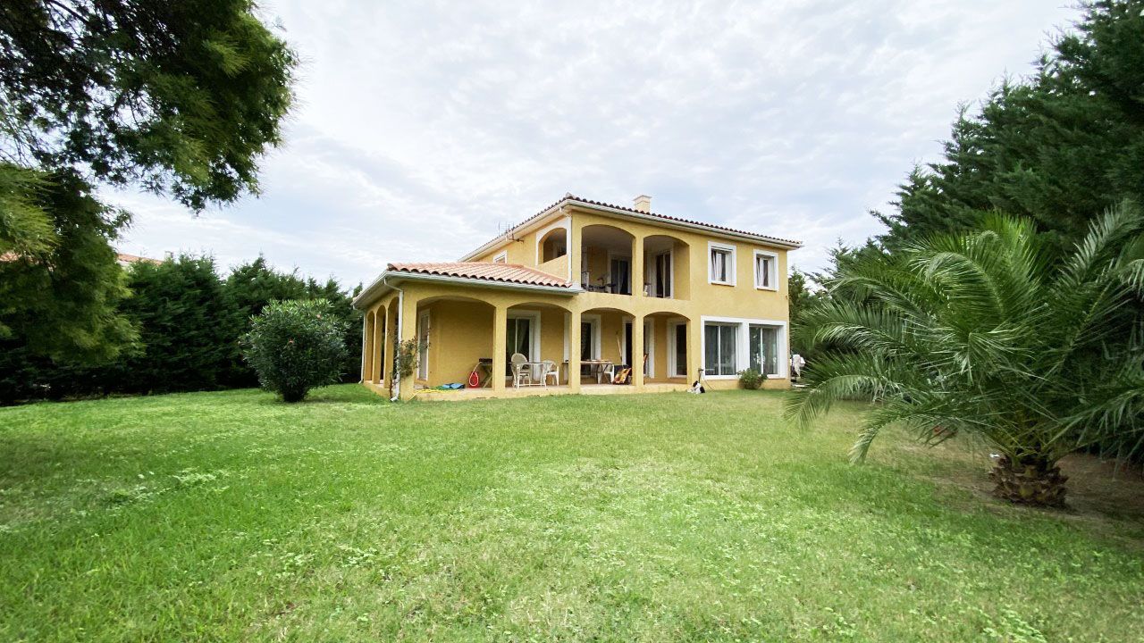 Villa au Calme Bordée de Chênes à 15 Minutes de Bordeaux et du