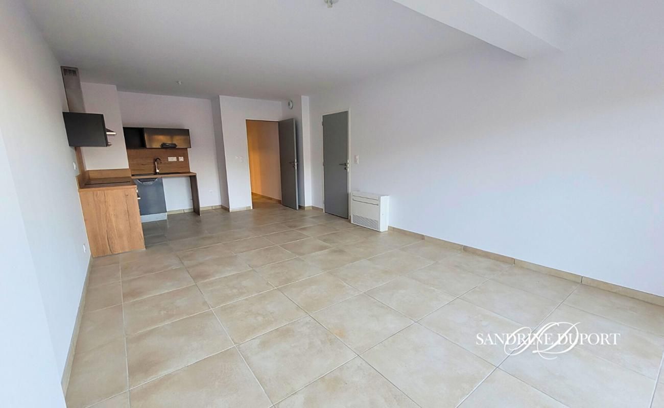 COLLIOURE Collioure Appartement T3 81.66 M2  + cellier  + parking 3