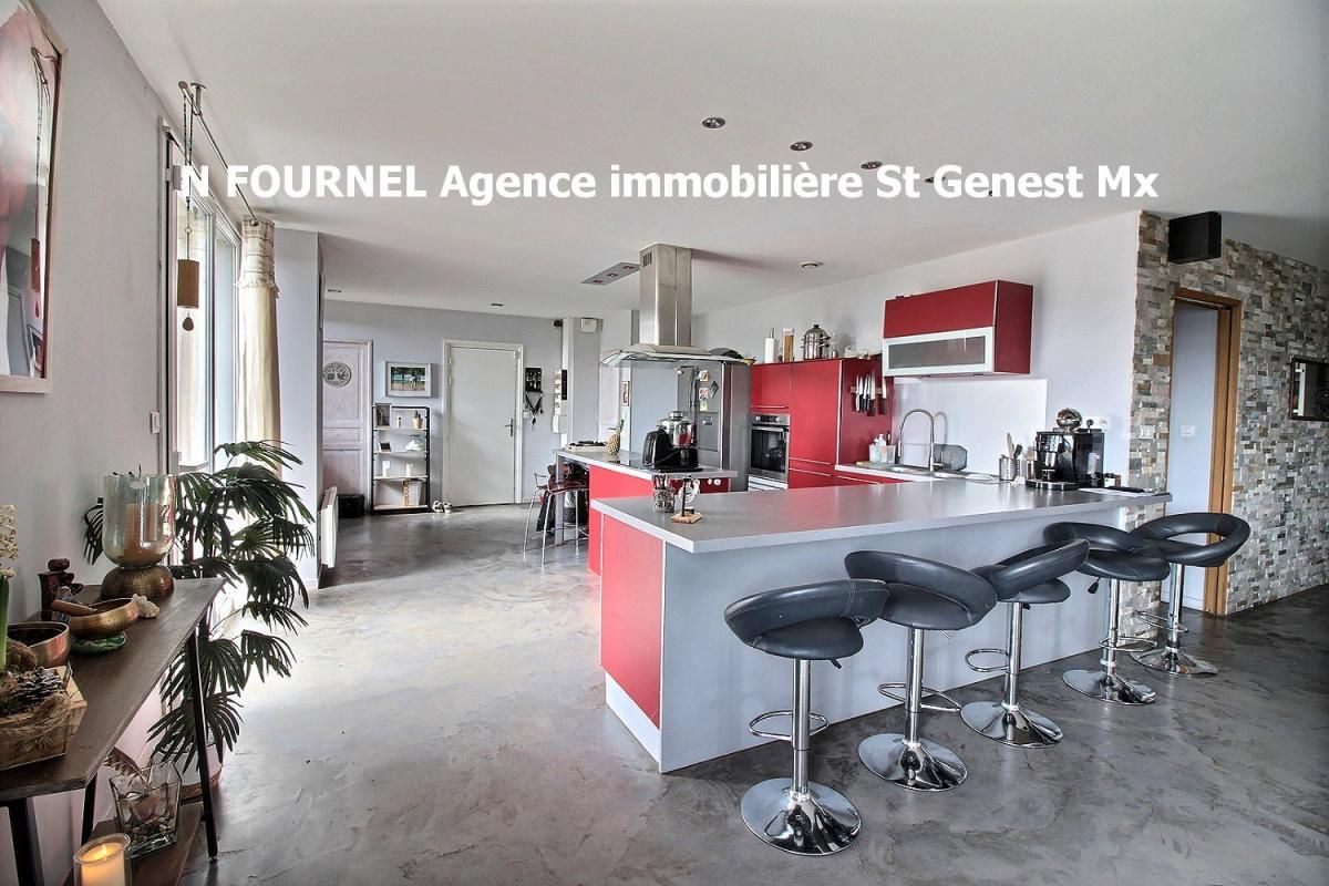 SAINT-VICTOR-MALESCOURS entre Saint Victor Malescours 43140 Jonzieux 42660 et Saint Just Malmont 43240 Exclusivité Magnifique appartement 170m² 3 chambres  grande terrasse 2 garages une cave 2