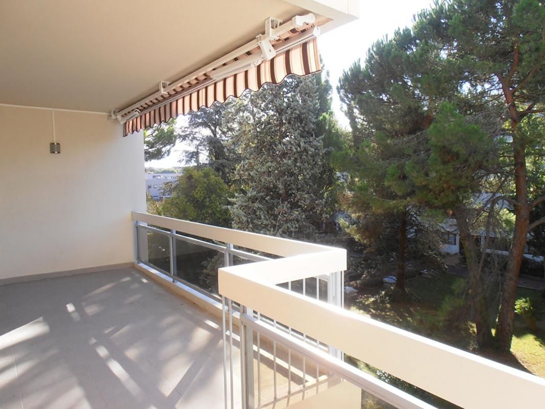 Aix en Provence Quartier Hôpital T3 de 107 m² Terrasse Garage