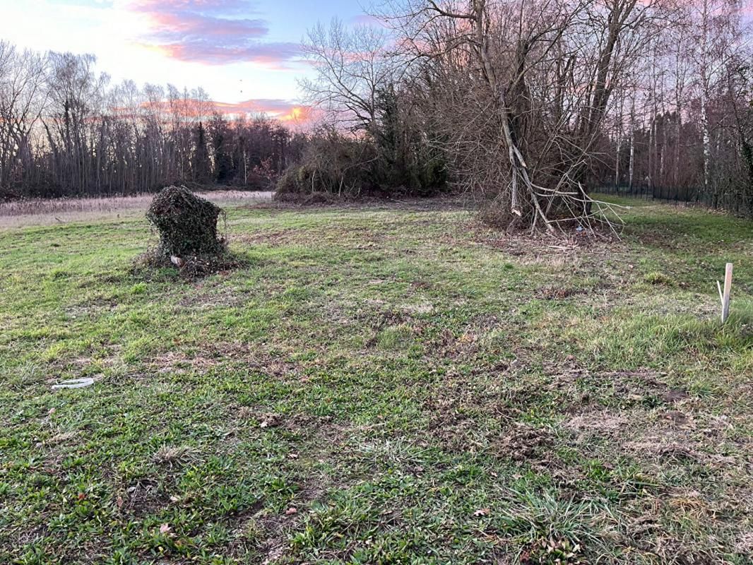 SAINT-MARCEL terrain à bâtir et de jardin 764 m² 3