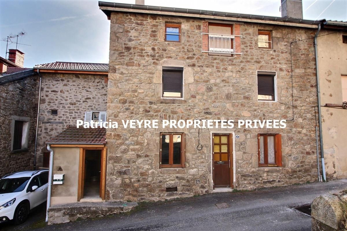 SAINT  SAUVEUR EN RUE 42220 Maison de village de 85m² mitoyenne 3 chambres cave et appentis