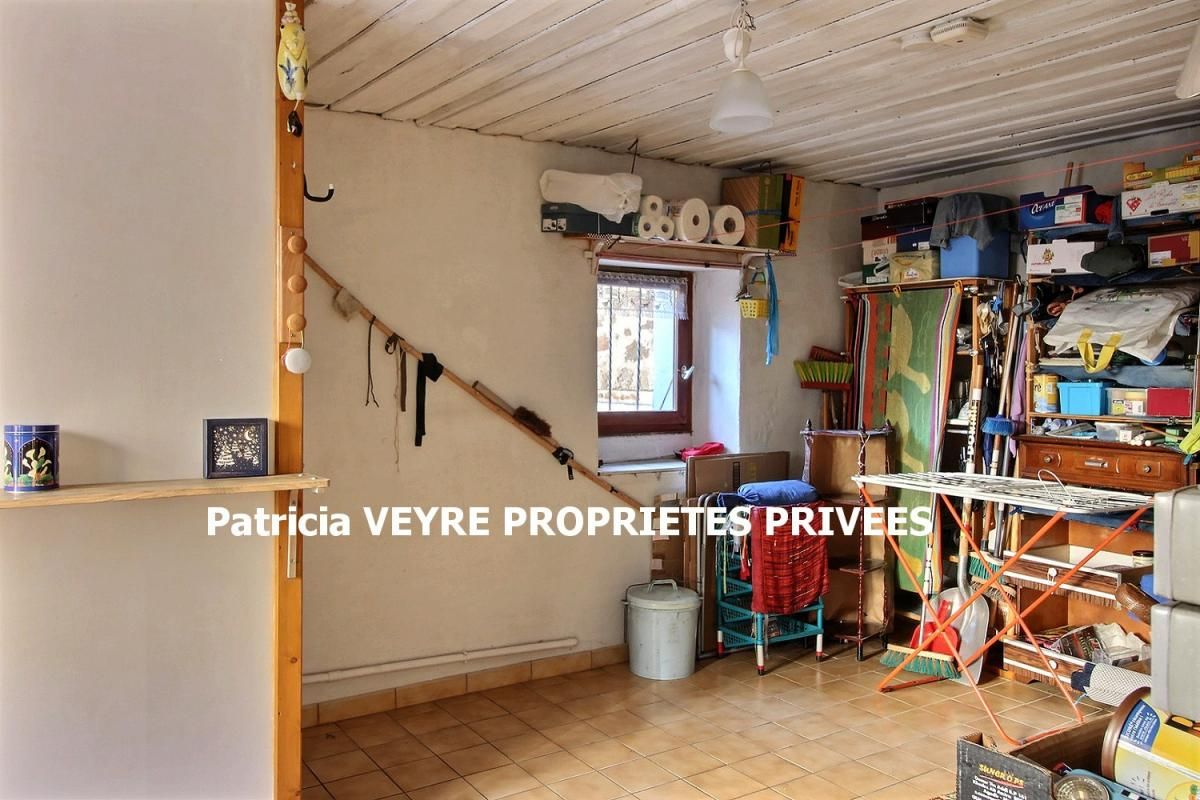 SAINT-SAUVEUR-EN-RUE SAINT  SAUVEUR EN RUE 42220 Maison de village de 85m² mitoyenne 3 chambres cave et appentis 3